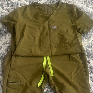 Figs Olive Green Scrub Set